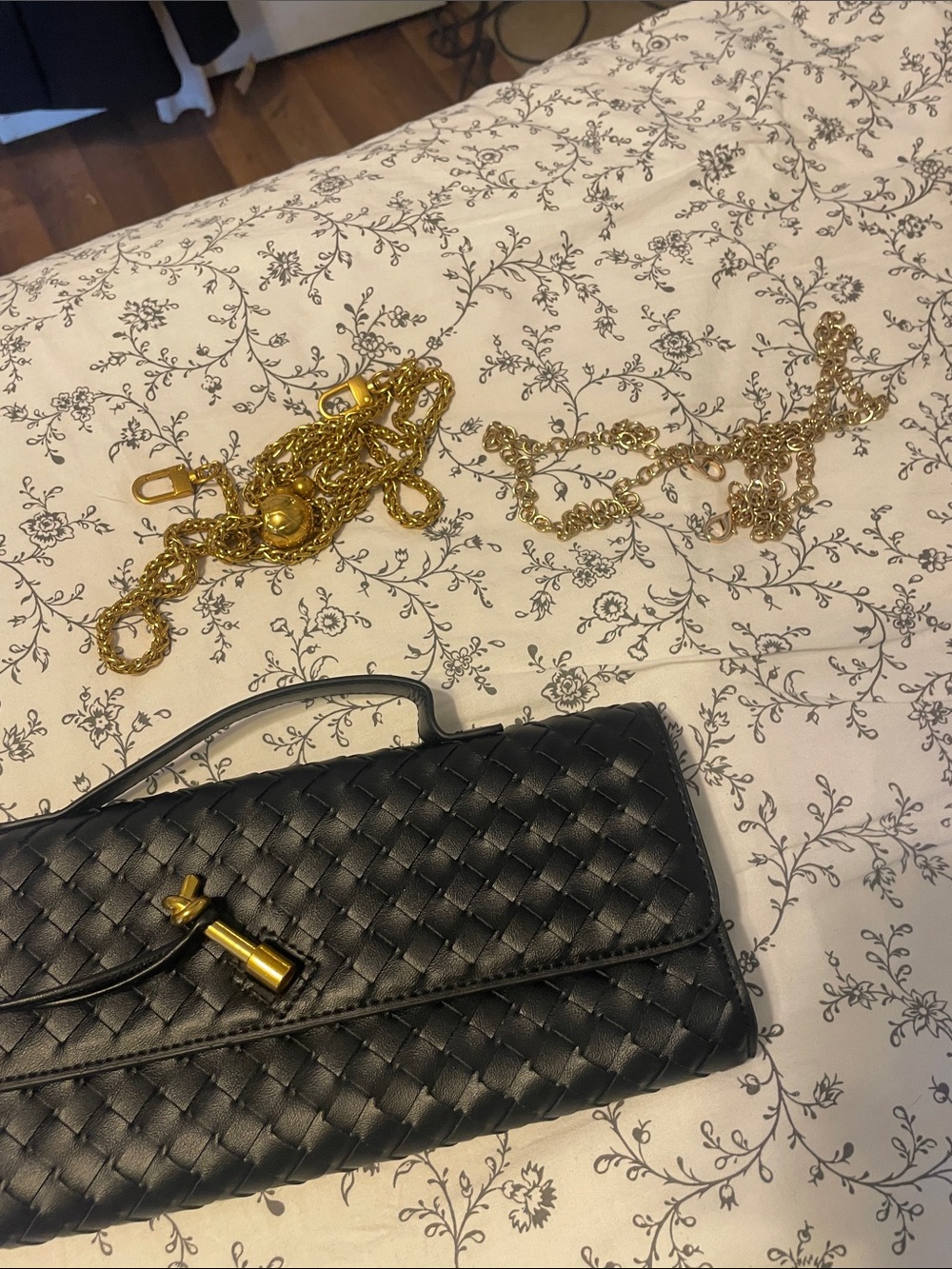Adorable Black Woven braided Clutch with Gold Accent Chain Never used - Picture 7 of 7